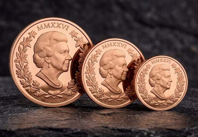 2026 QEII 100 Sovereign Gold Set Lifestyle 1