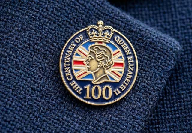 QEII Pin Lifestyle 5