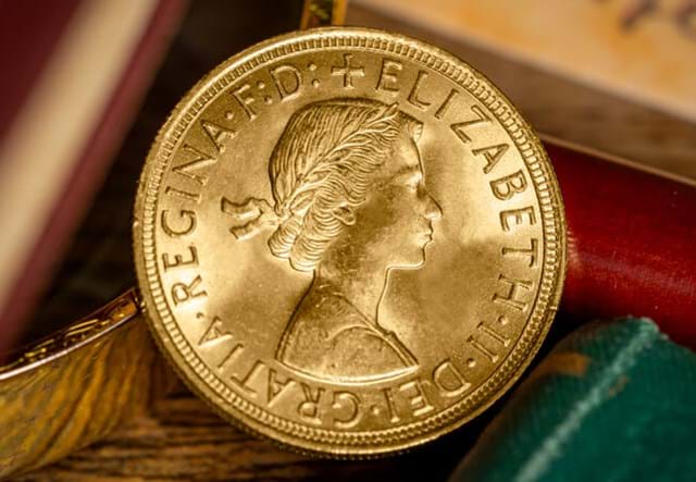 QEII 1957 Sovereign Obverse
